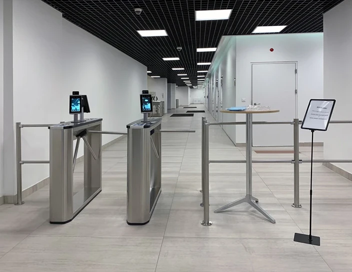 Тумбовый турникет-трипод TTD-03.1S, ограждение BH02, бизнес-центр «Водный», Москва